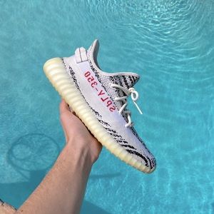 Yeezy Boost 350 v2 "Zebra"